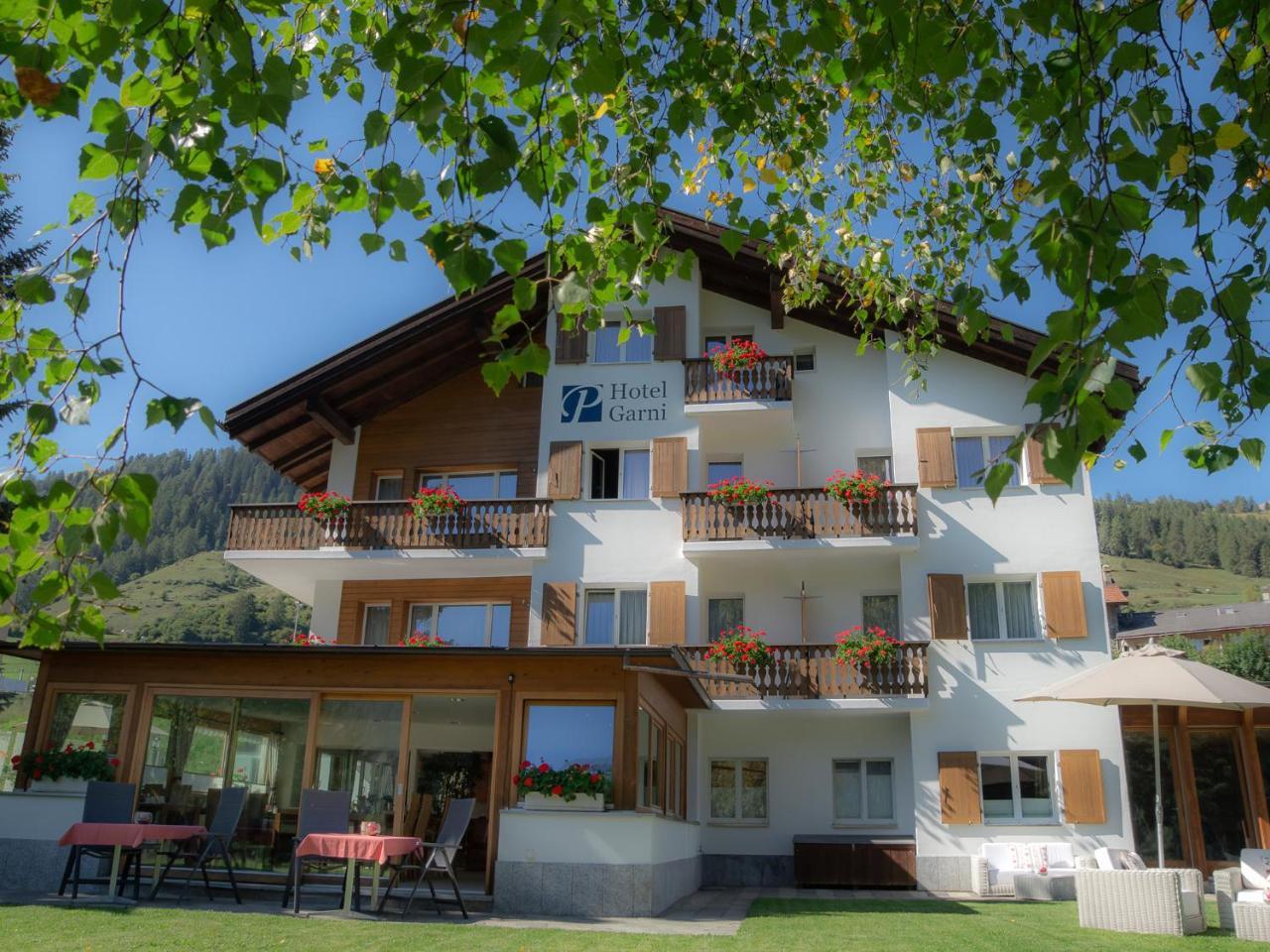 Hotel Garni Panorama Scuol Exterior photo